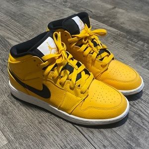 Air Force 1 taxi mids GS